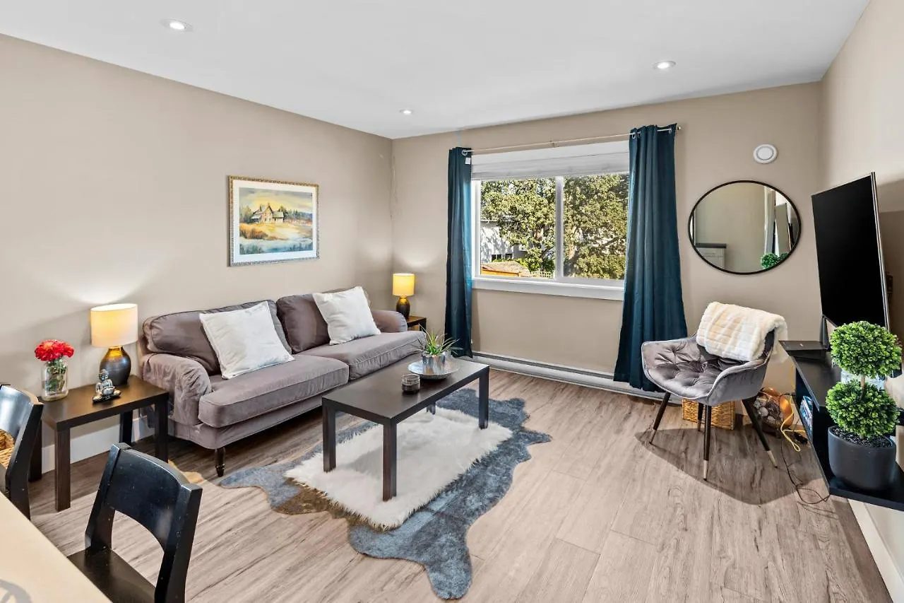 Pullet Place Oasis By Iris Properties! Victoria 0*,  Canada